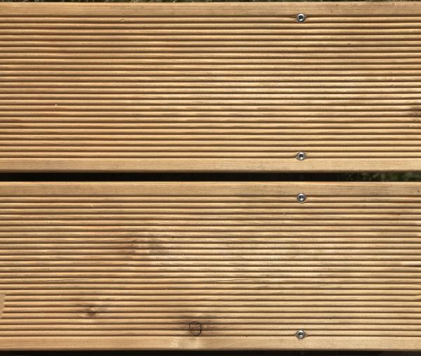 Terrassendielen kanadischer Lärche gerillt/genutet