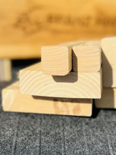 Fichte, Latten, gehobelt, trocken, Kanten gerundet