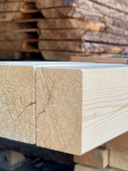 Kant- und Halbhölzer aus Fichte